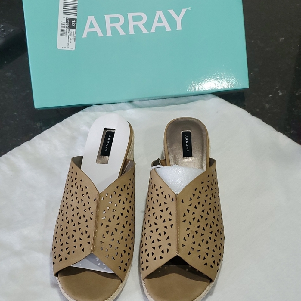 Women's shoes size 8M